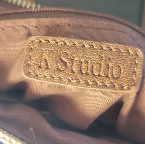 K-Studio Tan Leather Purse w/ Gold Chain  Strap - Picture 6 of 6